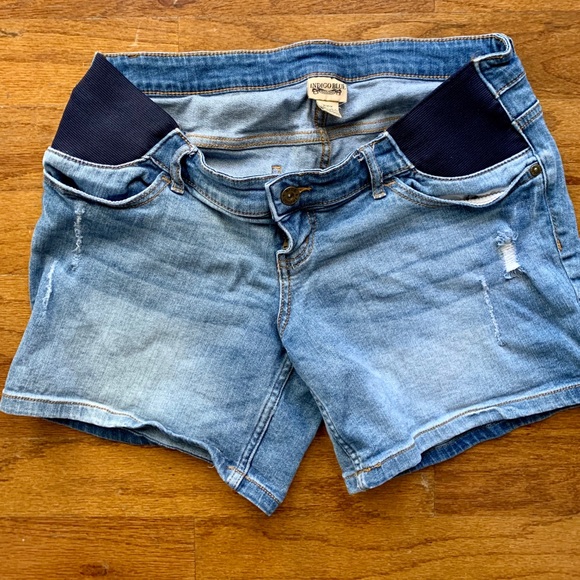 elastic band jean shorts